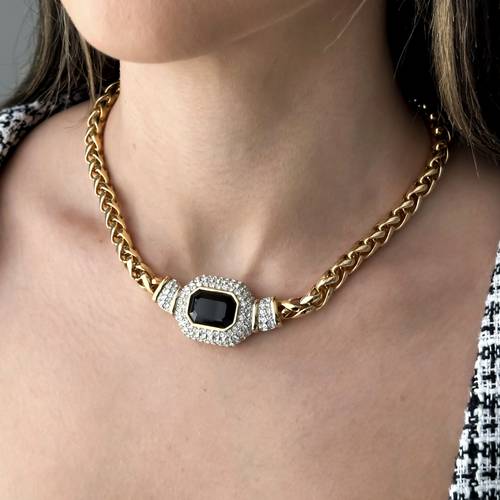عقد عتيق فاخر ماركة Swarovski من ١٩٩٠م