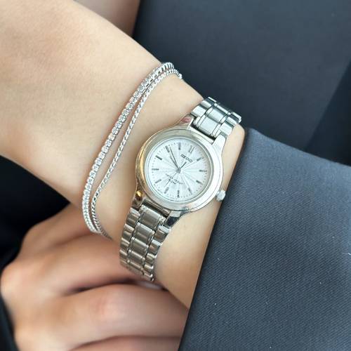 ساعة عتيقة ماركة Seiko من 1990م