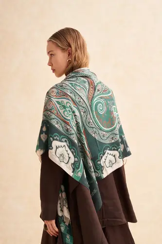 Calvin Shoulder Wrap Green وشاح كتف كالفن لون أخضر