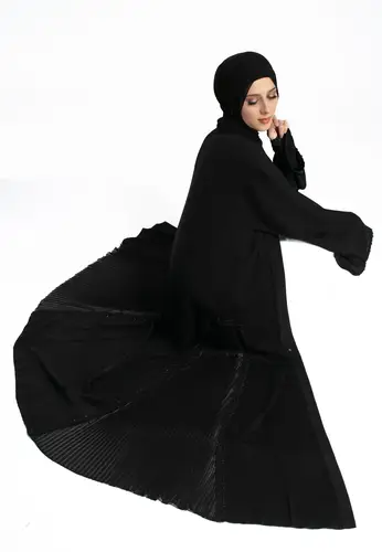Diamanté Black Pleated Open Abaya 65208-392 عباية مفتوحة سوداء مكشكشة