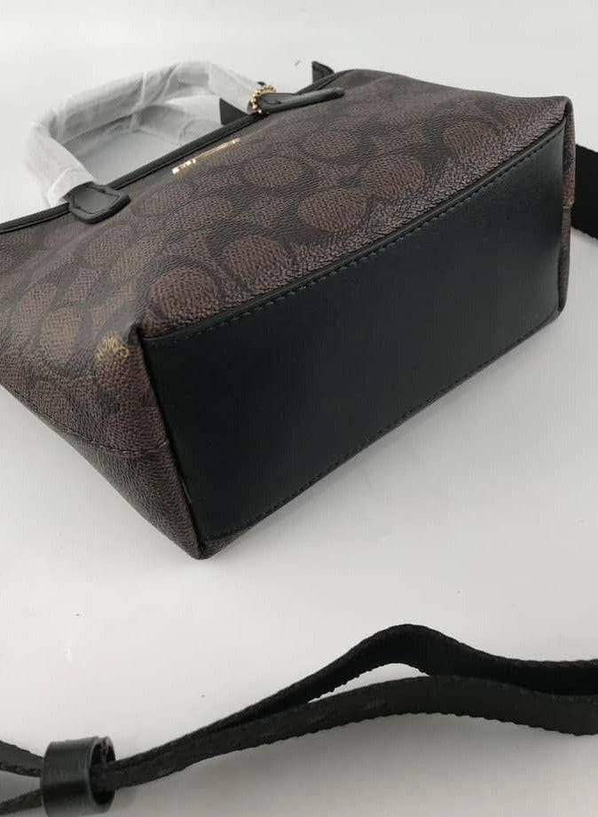 شنطة يد نسائية COACH ميني بنقشة Signature – بني