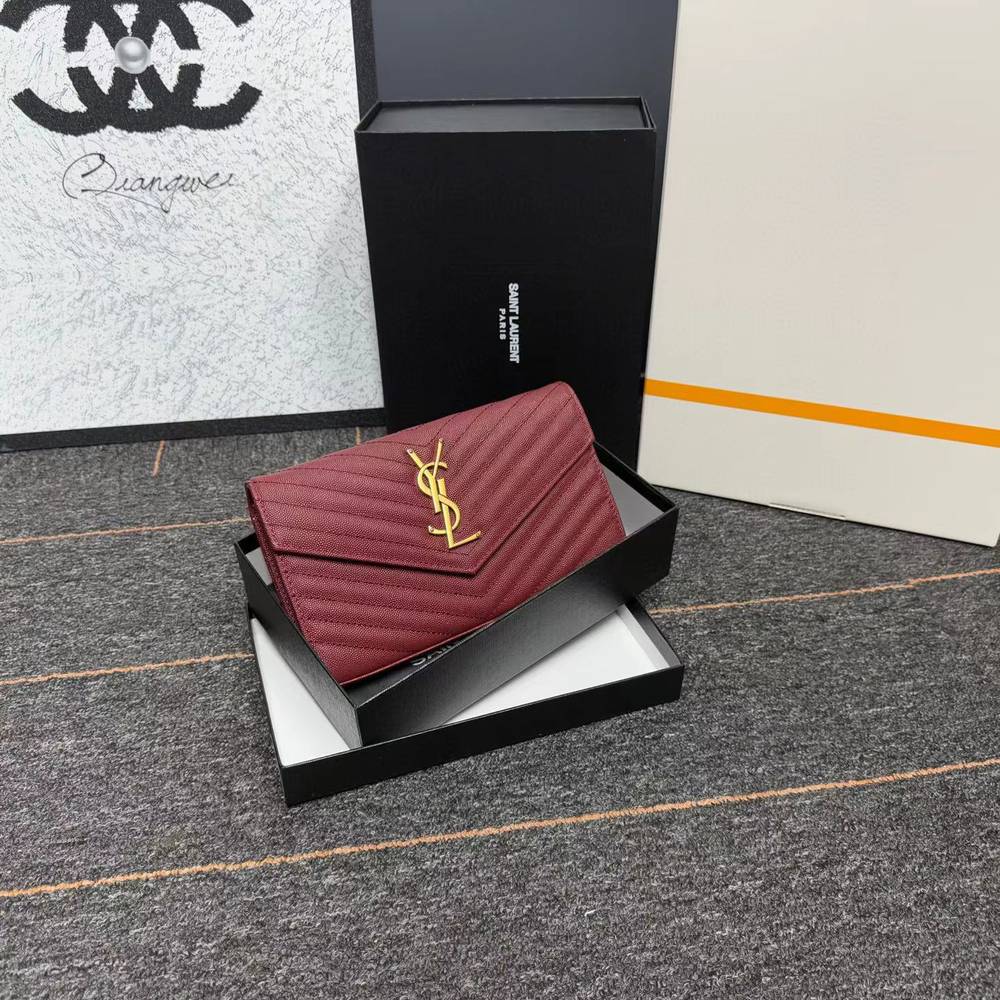 محفظة Saint Laurent Envelope بشعار YSL – عنابي