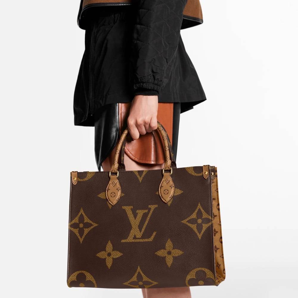 شنطة Louis Vuitton Onthego مونوجرام كبيرة بمقابض يد – بني