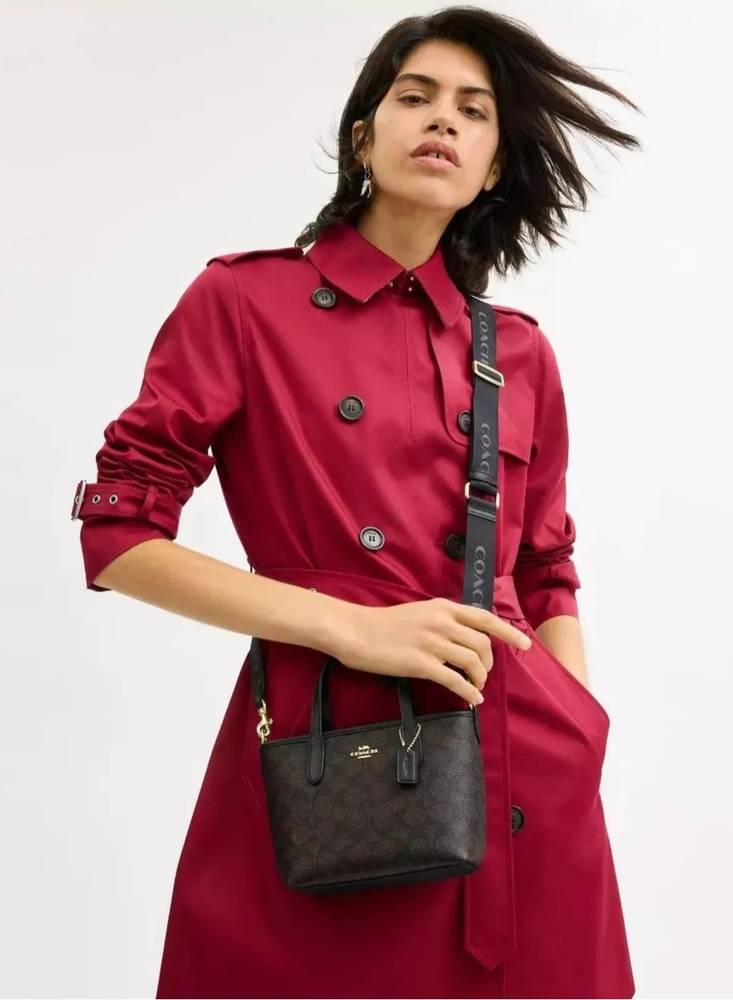 شنطة يد نسائية COACH ميني بنقشة Signature – بني