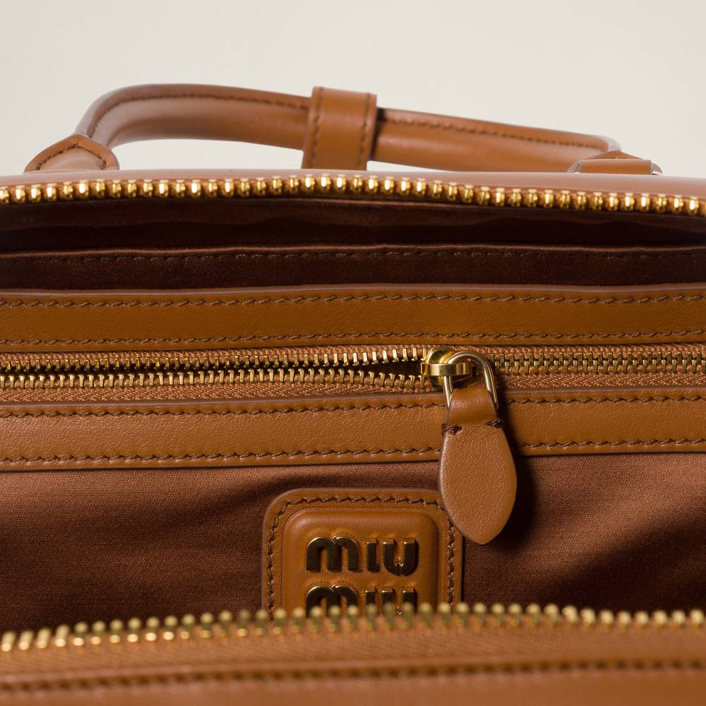 حقيبة Miu Miu جلدية بنية – تصميم فاخر أنيق