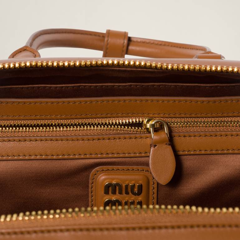 Miu Miu Brown Leather Handbag – Elegant Luxury Design