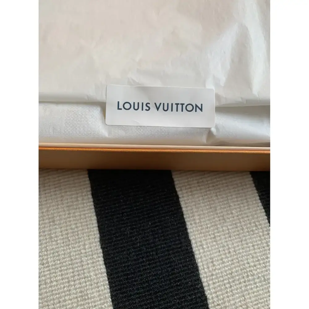 شال Louis Vuitton