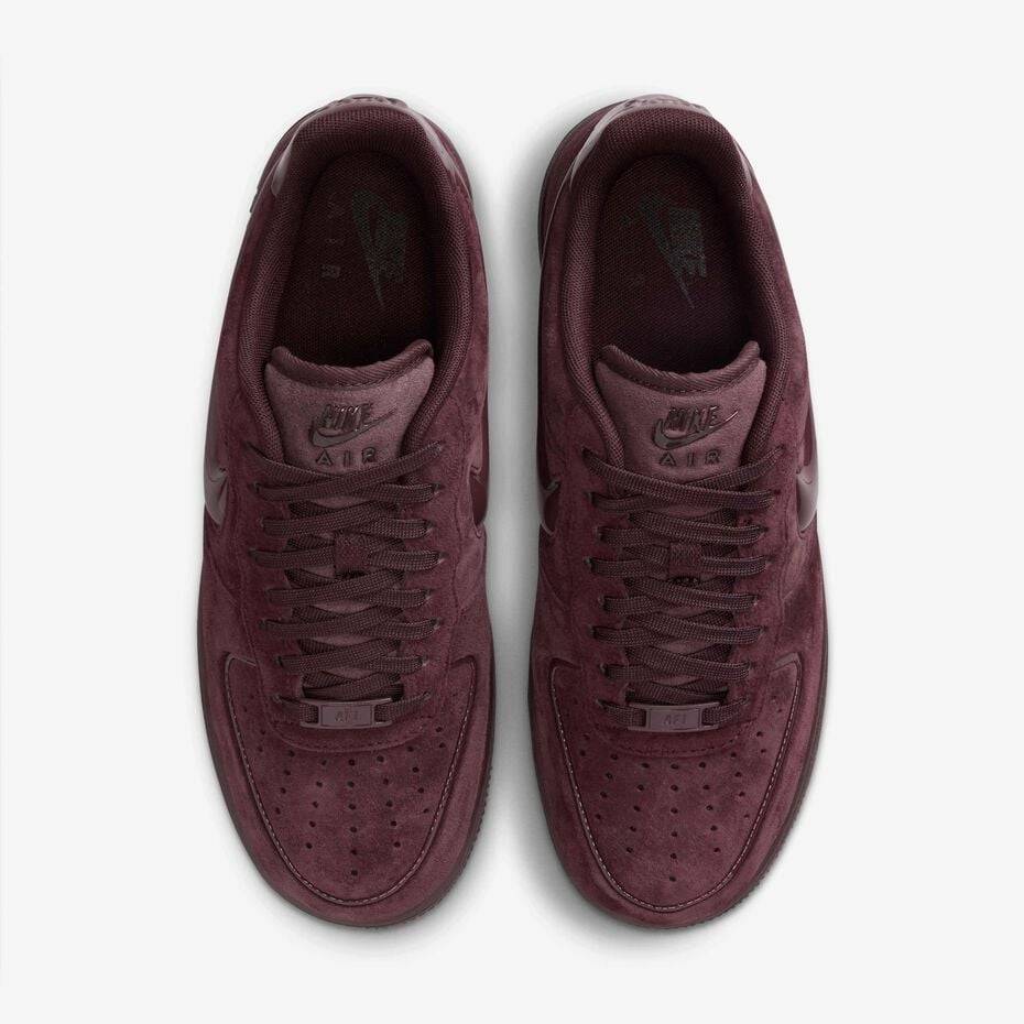 حذاء Nike Force 1’07 رجالي لون عنابي – ستايل عصري