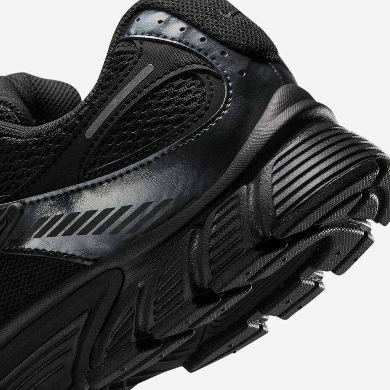 Nike V5 RNR “Black” Sneakers
