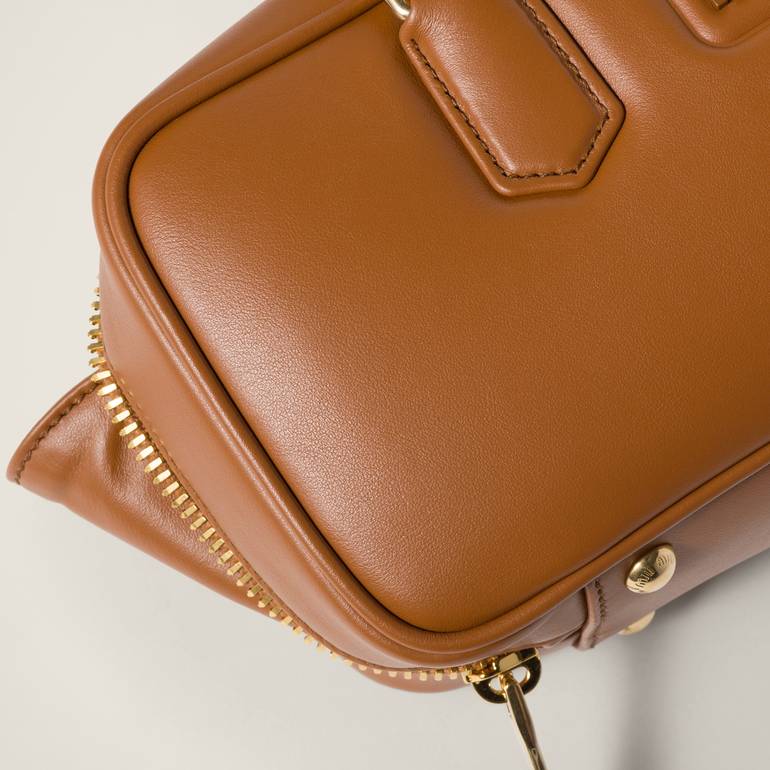 Miu Miu Brown Leather Handbag – Elegant Luxury Design