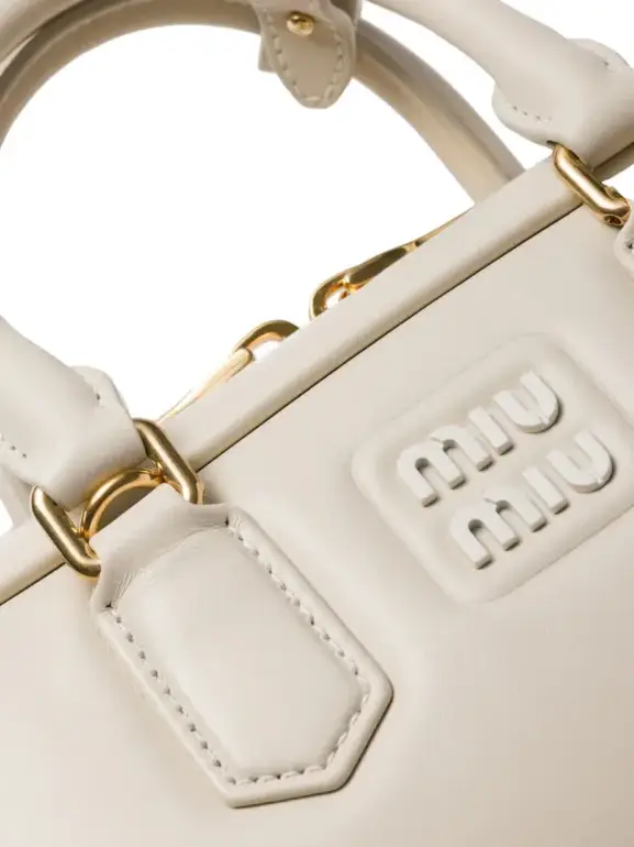 Miu Miu White Leather Handbag – Elegant Luxury Design