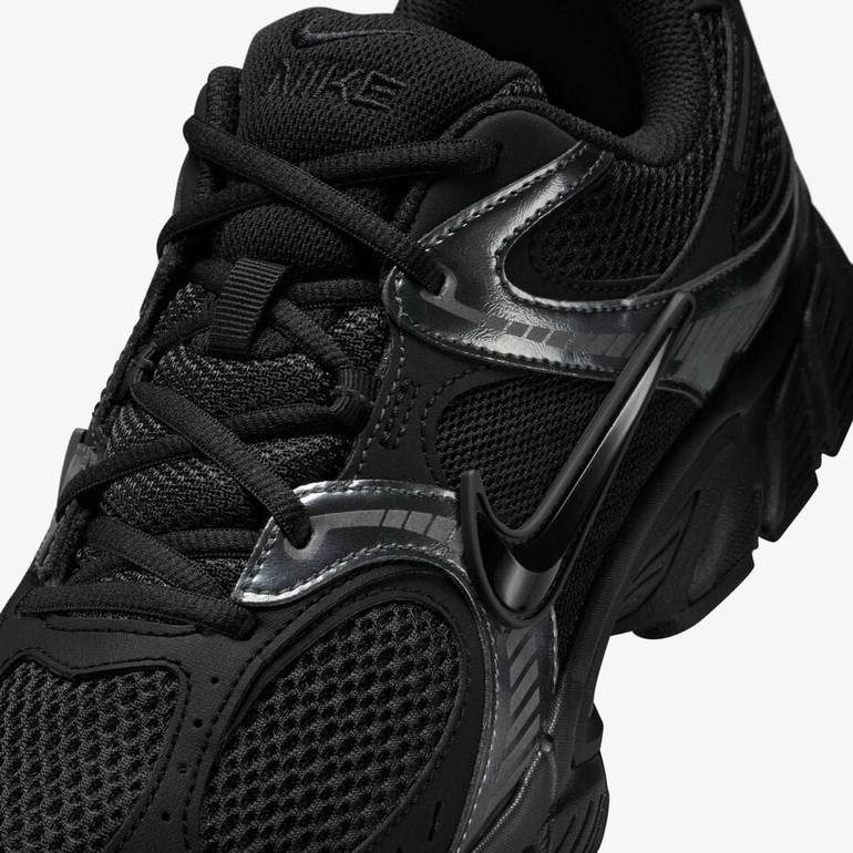 Nike V5 RNR “Black” Sneakers