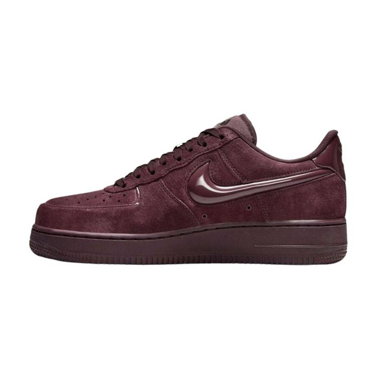 حذاء Nike Force 1’07 رجالي لون عنابي – ستايل عصري