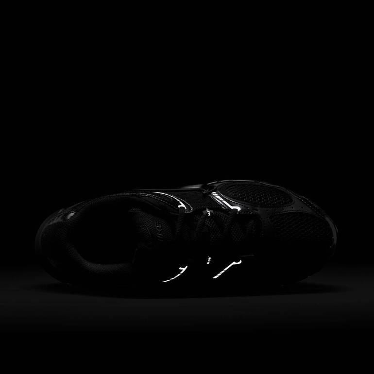 Nike V5 RNR “Black” Sneakers
