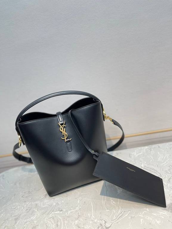 شنطة يد Saint Laurent بتصميم Bucket مع مقبض علوي – أسود