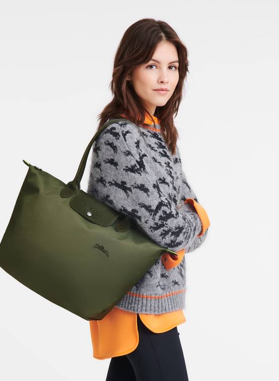 شنطة كتف Longchamp Le Pliage نايلون مع مقبض جلدي – أخضر