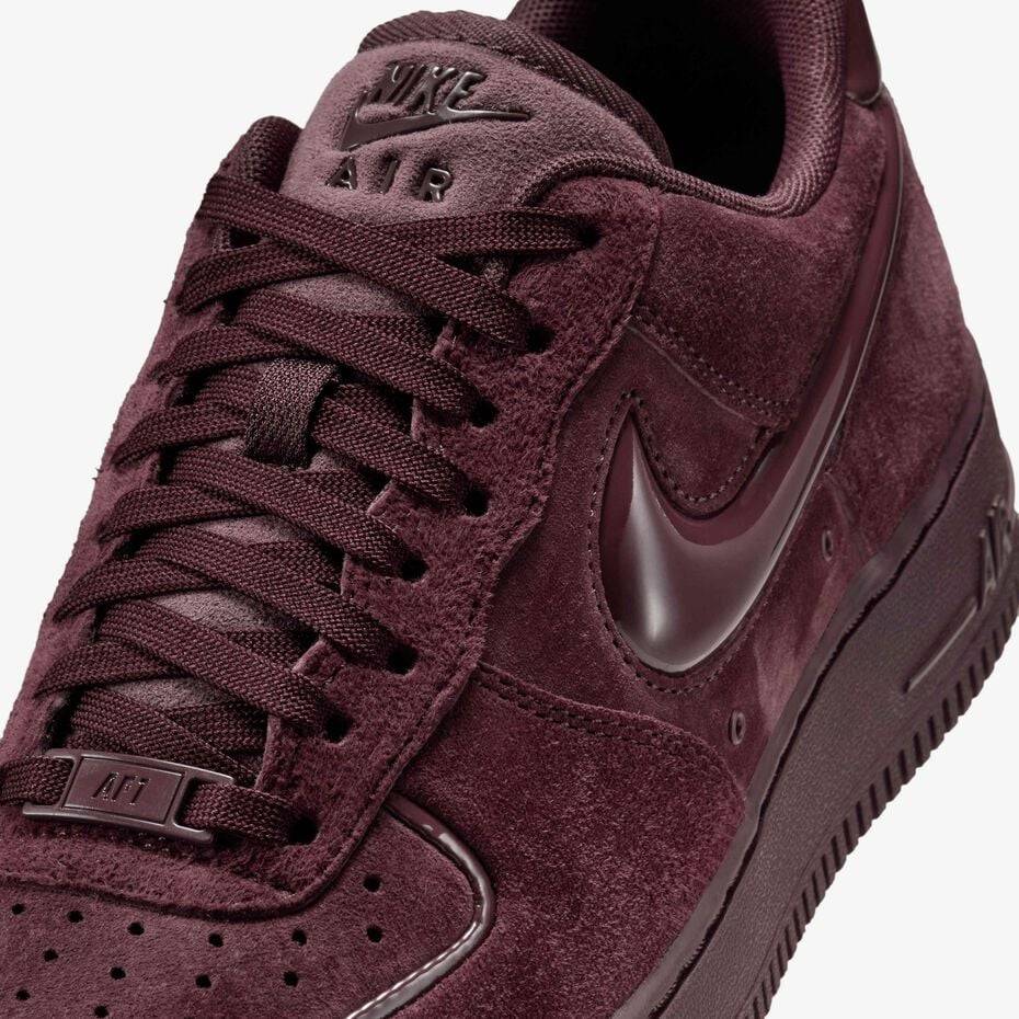 حذاء Nike Force 1’07 رجالي لون عنابي – ستايل عصري