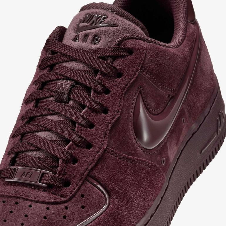 Men’s Burgundy Sneakers – Classic Casual Style - Nike Force 1’07