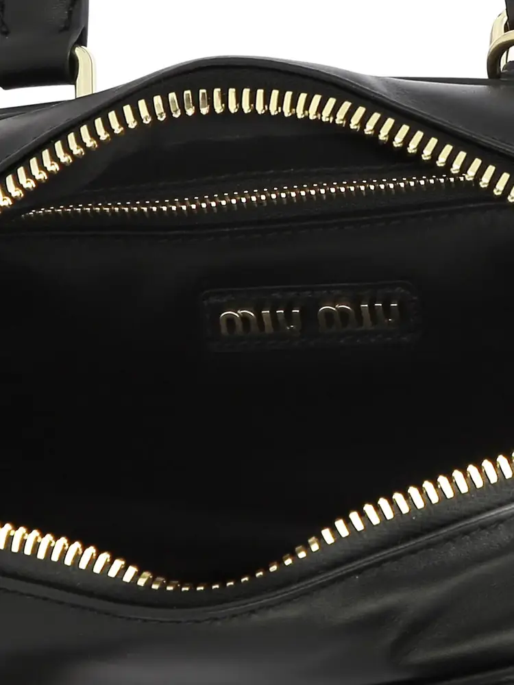 حقيبة Miu Miu جلدية سوداء – تصميم فاخر أنيق