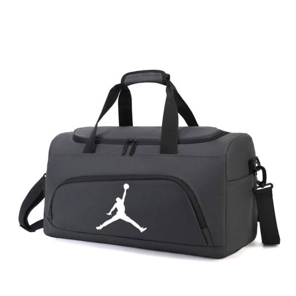 حقيبة رياضية Nike Jordan للسفر والتمارين مع حزام كتف – أسود