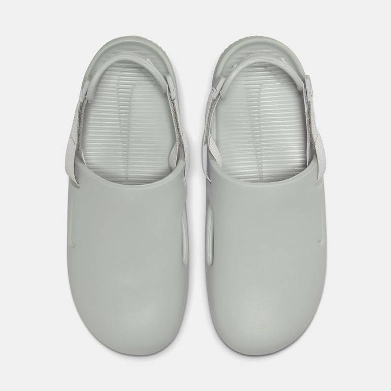Nike Calm Light Sage Green
