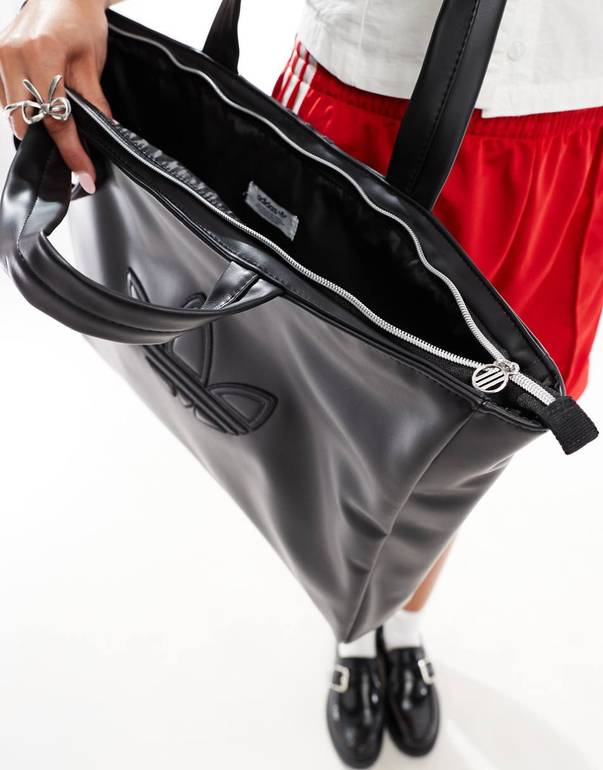 شنطة كتف Adidas Originals بتصميم Tote وشعار Trefoil – أسود