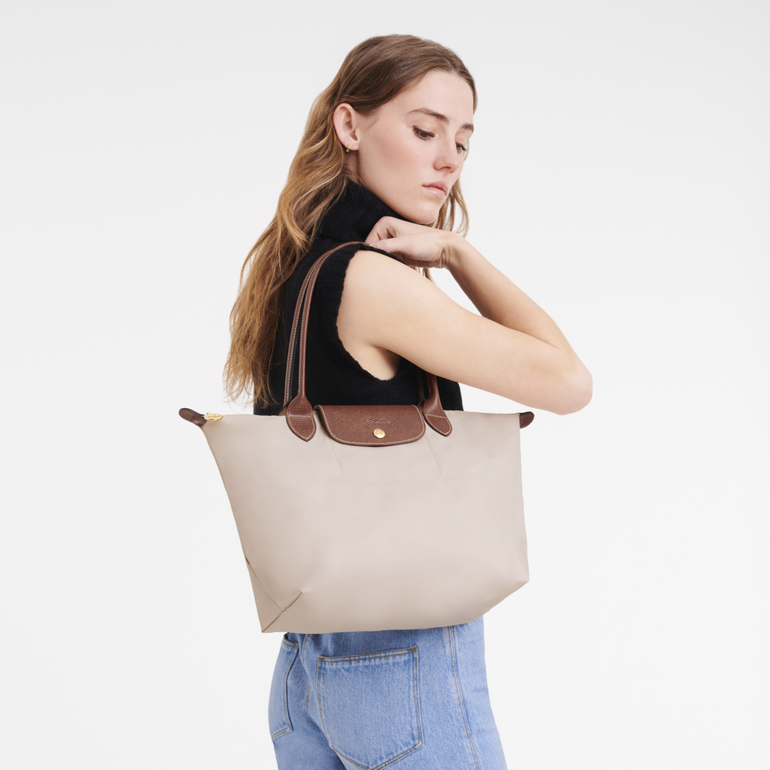 شنطة كتف Longchamp Le Pliage نايلون مع مقبض جلدي – بيج