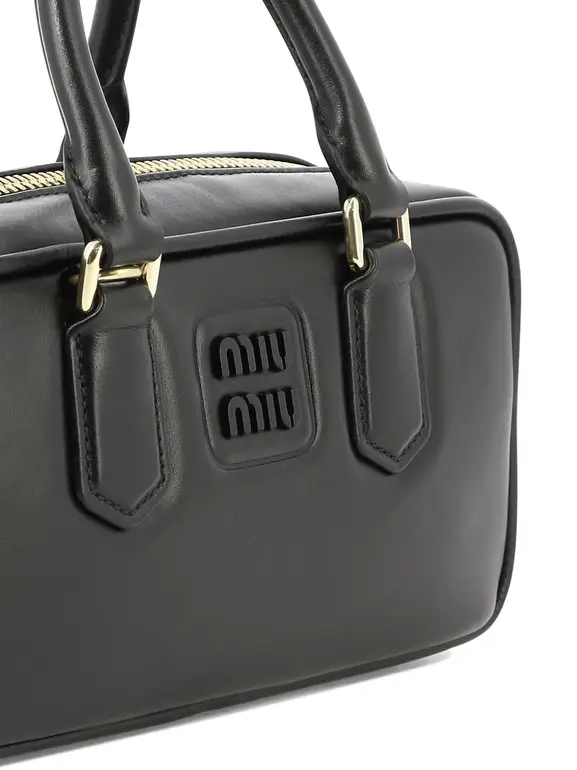 Miu Miu Black Leather Handbag – Elegant Luxury Design