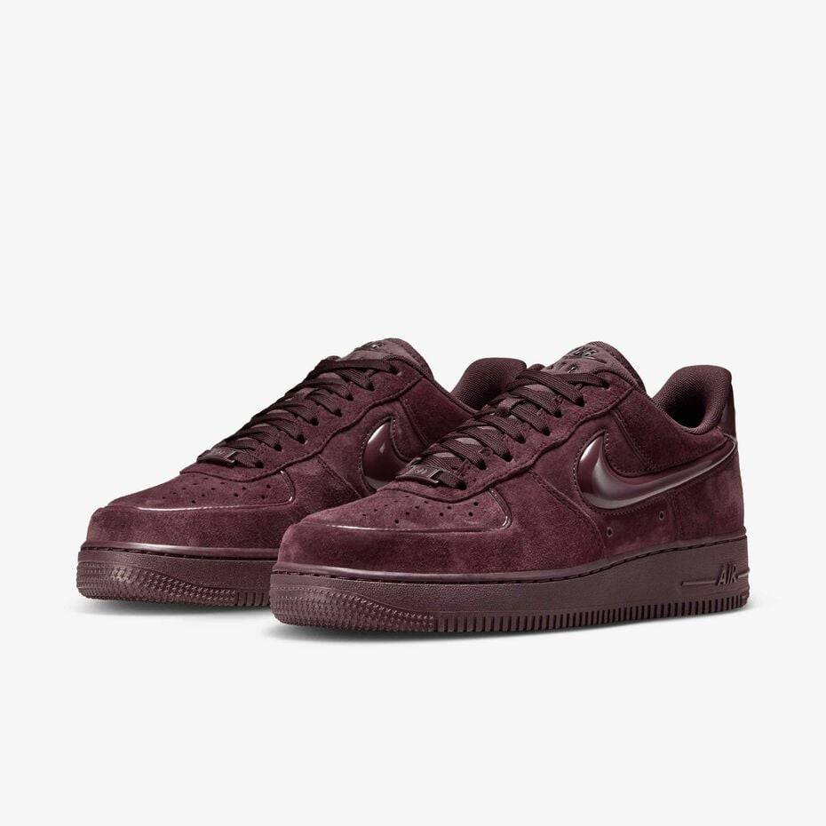 حذاء Nike Force 1’07 رجالي لون عنابي – ستايل عصري