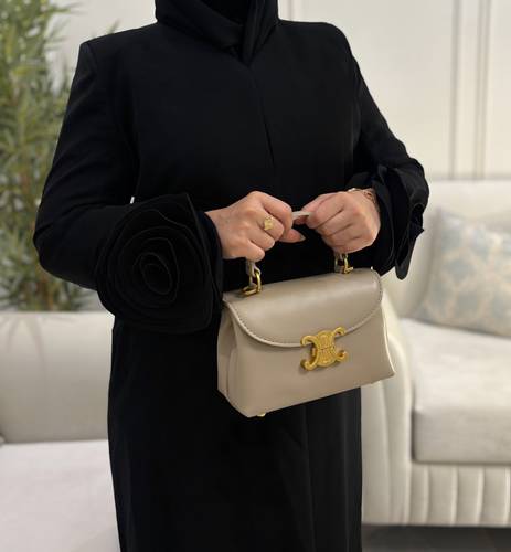 عباية أناقة أنثى 