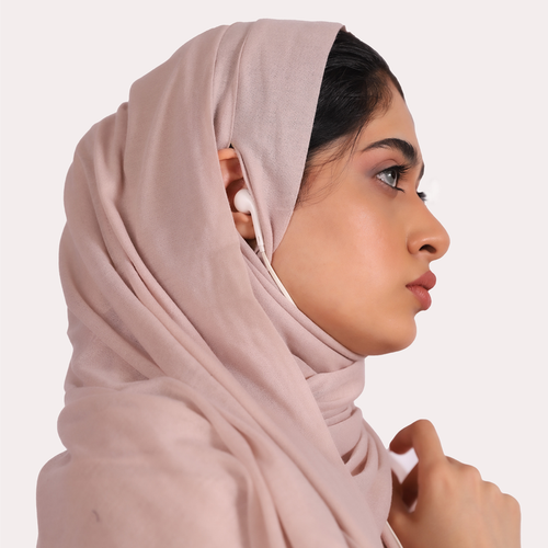 حجاب بفتحة أذن