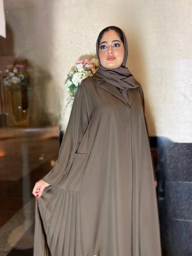 عباية كسر بجيوب بني 