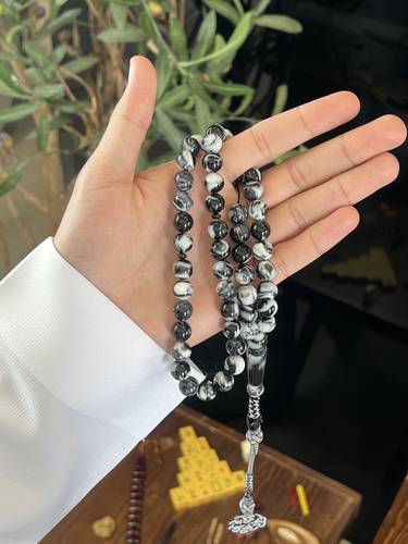 معجن أسود أبيض