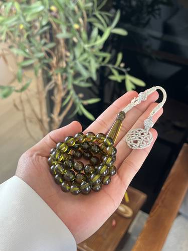 زيتي شفاف