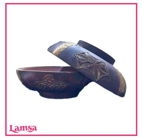 صحن خشبي شغل يد مع غطاء منقوش بالنحاس  Hand-made wooden plate  with a lid engraved with copper