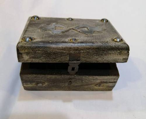 صندوق خشب تراثي حجم صغير   Small wooden box
