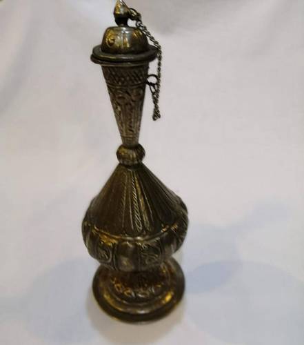مرش تراثي من المعدن الأبيض   White metal rose water