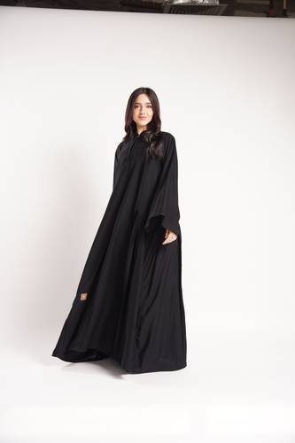 عباية مزون ( الكسرتين)