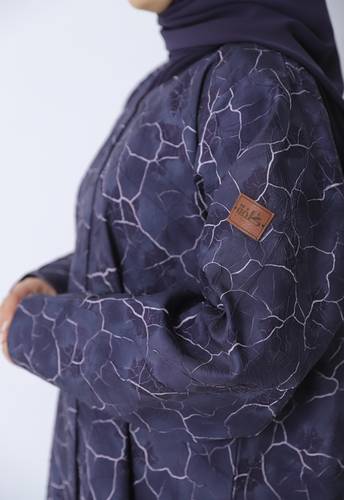 عباية تفته مموجة باللون البنفسج