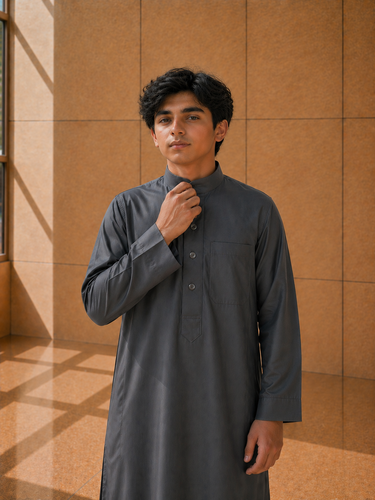 ثوب شتوي ولادي زرار سادة