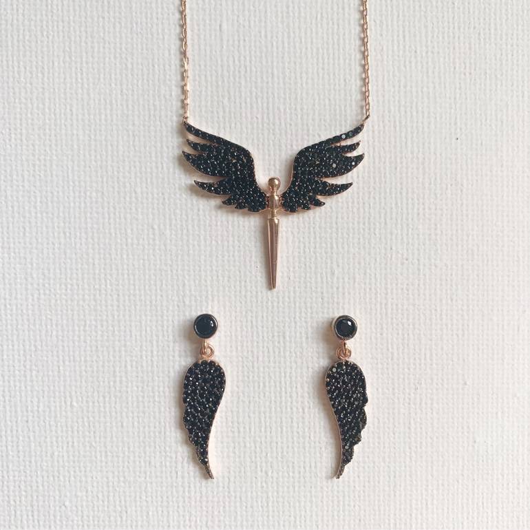 THE ANGEL SET; BLACK