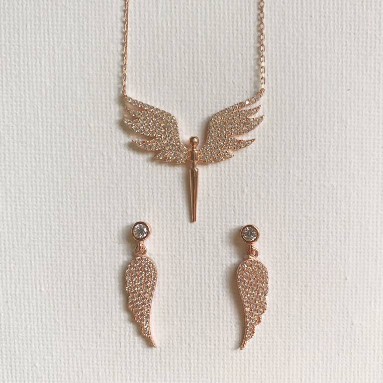 THE ANGEL SET; WHITE