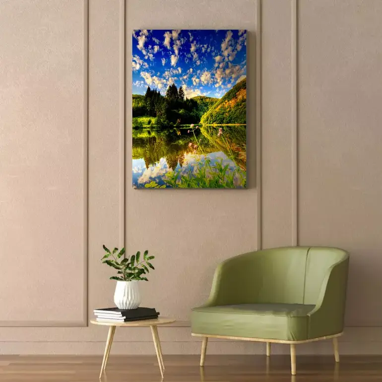 لوحة جدارية لمنظر طبيعي جميل مع الأشجار والسماء الزرقاء