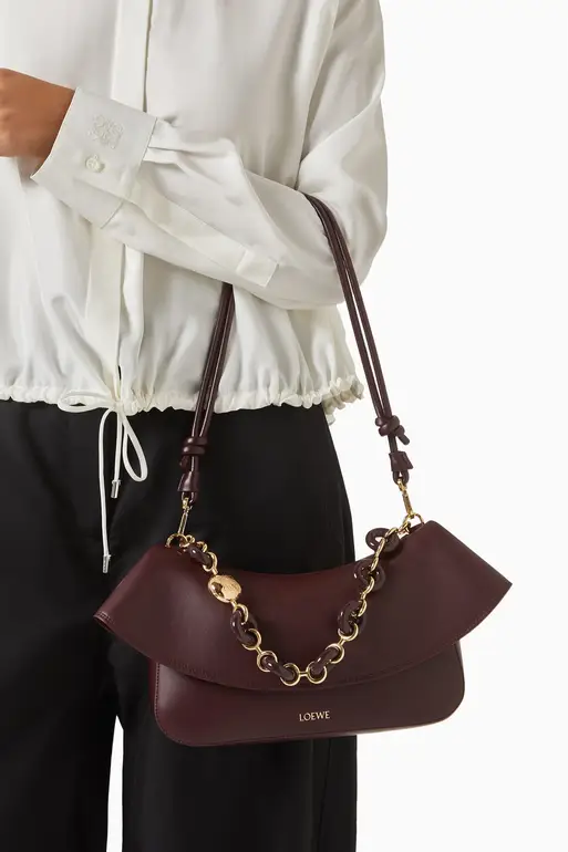 Burgundy chain bag by لويفي