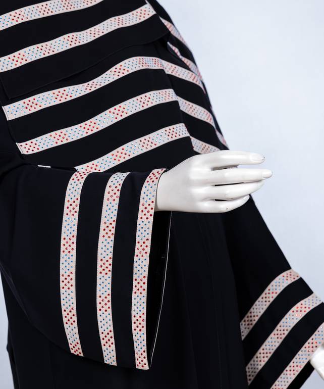 عباية مع طرحة موديل رقم  3662 (1)