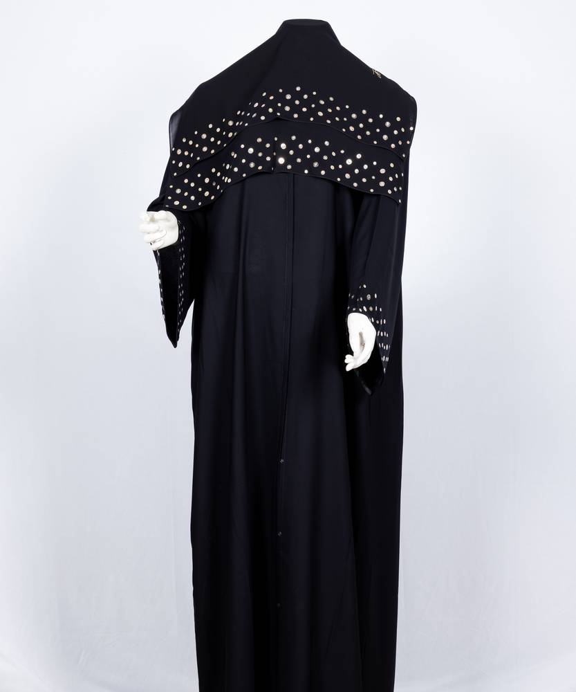 عباية مع طرحة كريستال معدن موديل رقم  3582 (1)