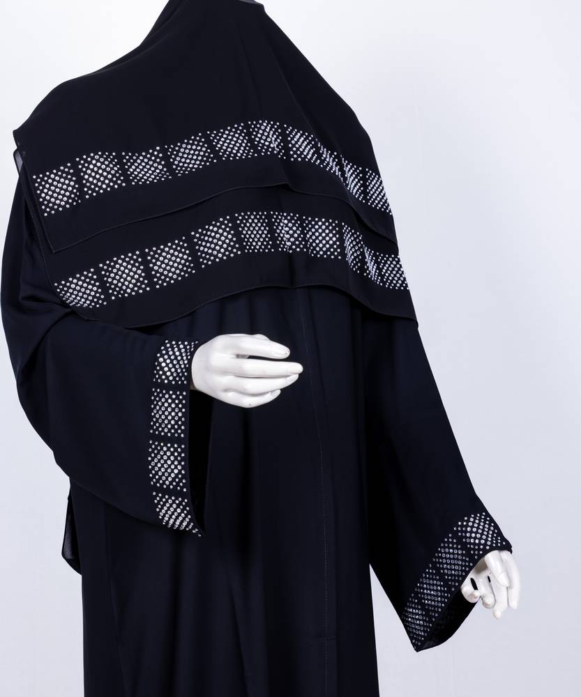عباية مع طرحة كريستال برسمة موديل رقم  3592  (1)