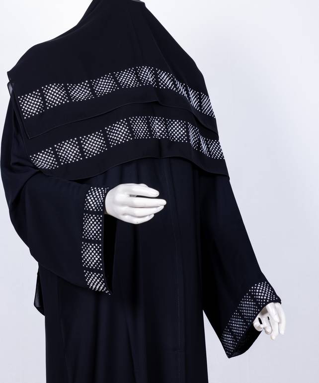 عباية مع طرحة كريستال برسمة موديل رقم  3592  (1)
