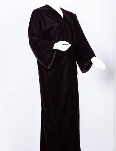مخمل  لون بني غامق