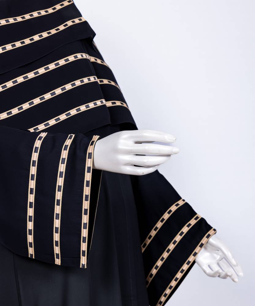 عباية مع طرحة كلفة ملونة موديل رقم 3562